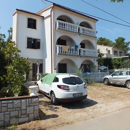 Apartman Rauzan